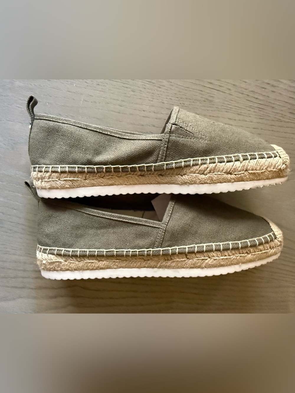 Michael Kors Espadrille Slip-On – Size 8 - Picture 4 of 7